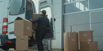 start a profitable delivery service